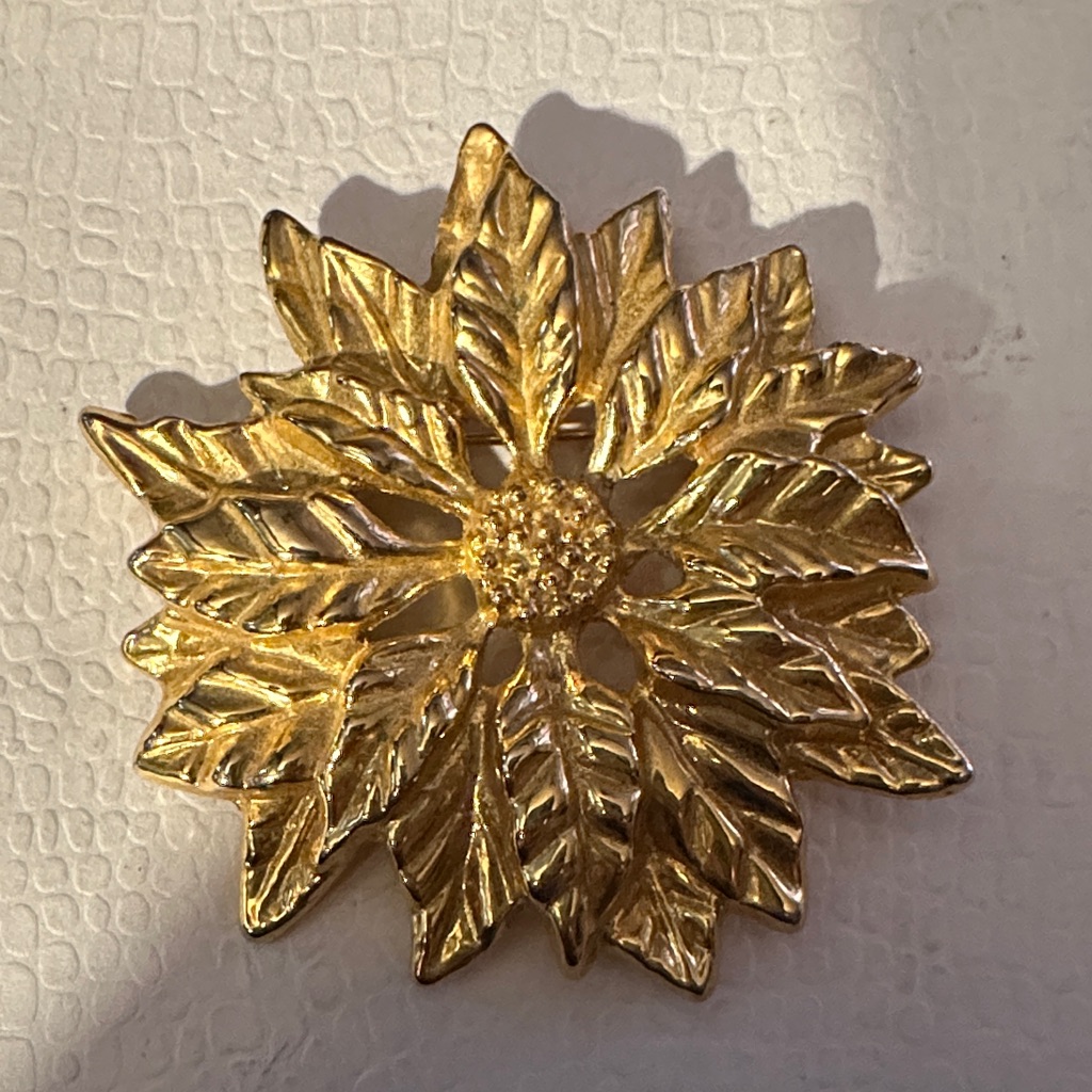 Elegant Gold Aai Poinsettia Brooch